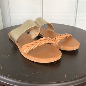 Universal Thread Sandals - Size 8